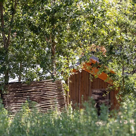 Les Safranieres Eco-lodge D'exception Air Sauveterre-de-Rouergue